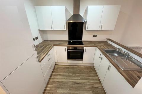 3 bedroom apartment to rent, Michigan Point, Michigan Avenue, Salford