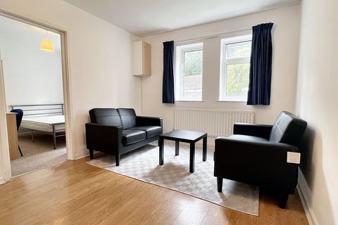 3 bedroom flat to rent, Princes Place, Winchester, SO22