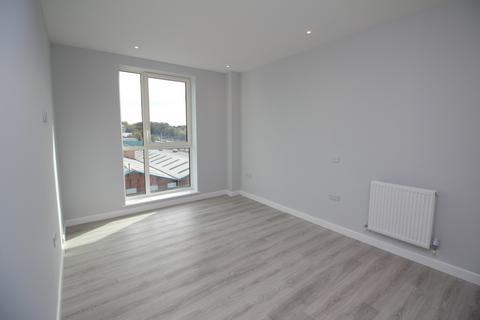 2 bedroom apartment to rent, Park View, Radford Way, CM12