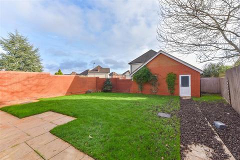 3 bedroom detached house for sale, Chaplins Drive, Roade