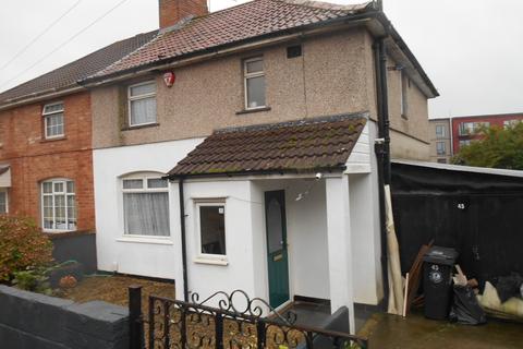 3 bedroom semi-detached house to rent, Willinton Road, Bristol BS4