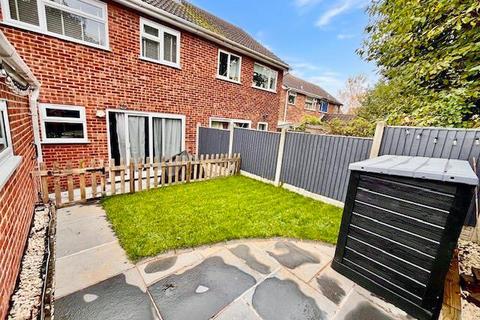 3 bedroom semi-detached house for sale, Laburnum Road, Newhall DE11