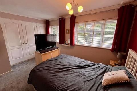 3 bedroom semi-detached house for sale, Laburnum Road, Newhall DE11