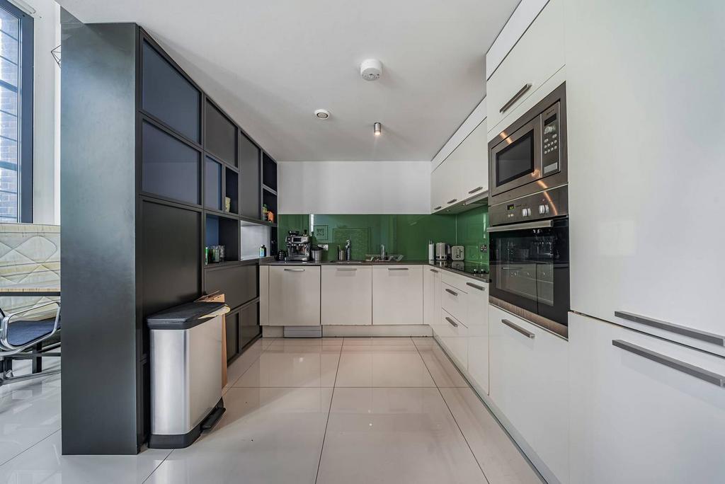 Richmond Road, London Fields, London, E8 2 bed flat to rent £3,000