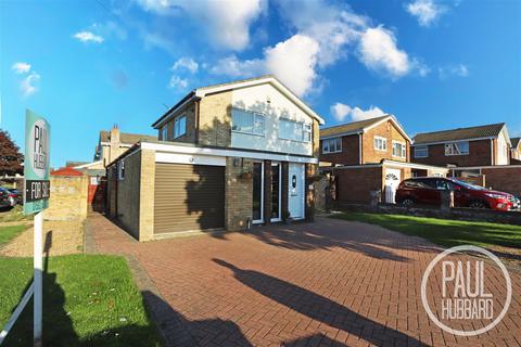 3 bedroom detached house for sale, Chichester Drive, Oulton Broad, NR33