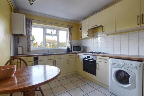 2 bedroom flat for sale, Cooden Drive, Bexhill-On-Sea