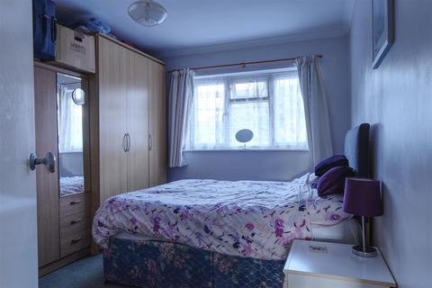 2 bedroom flat for sale, Cooden Drive, Bexhill-On-Sea