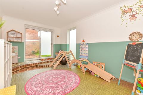 92 Bathurst Road, Staplehurst, Tonbridge, TN12 0LJ