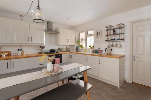 2 bedroom end of terrace house for sale, Albert Street, Whitstable