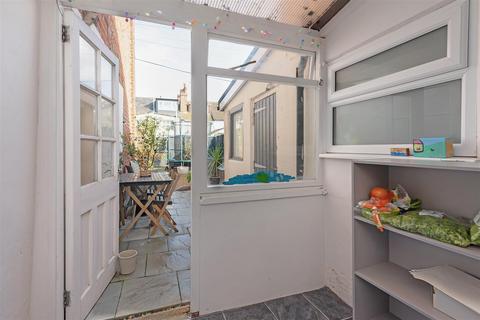 2 bedroom end of terrace house for sale, Albert Street, Whitstable