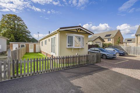 2 bedroom mobile home for sale, Castle Farm Leigh Square, Windsor