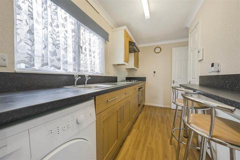 2 bedroom mobile home for sale, Castle Farm Leigh Square, Windsor