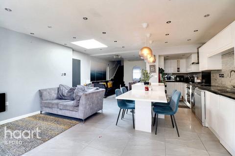 11 Talisman Close, Ilford, IG3 9JA