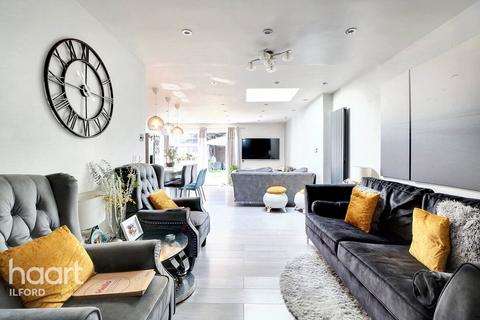11 Talisman Close, Ilford, IG3 9JA