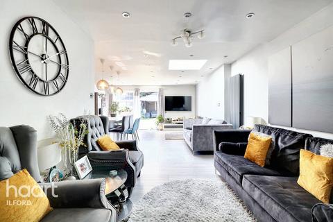 11 Talisman Close, Ilford, IG3 9JA