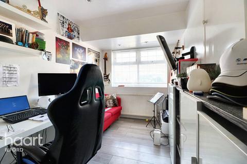 11 Talisman Close, Ilford, IG3 9JA