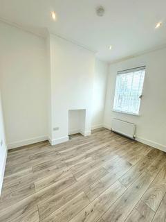 4 bedroom maisonette to rent, Haydons Road, Wimbledon, SW19