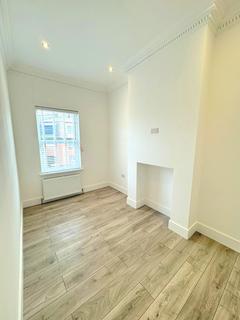 4 bedroom maisonette to rent, Haydons Road, Wimbledon, SW19