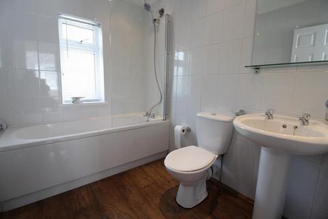 3 bedroom semi-detached house to rent, Oxley Moor Road, Wolverhampton