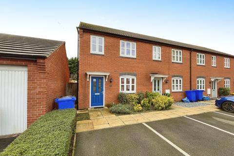 3 bedroom semi-detached house to rent, Perle Road, Burton-On-Trent, DE14