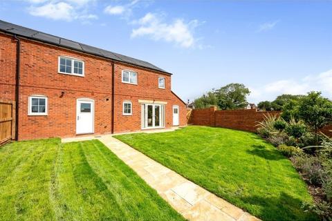 3 bedroom end of terrace house for sale, Garrett Hall Fields, Mosley Common, M29 8SJ