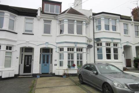 2 bedroom maisonette to rent, Seaforth Road, Westcliff On Sea