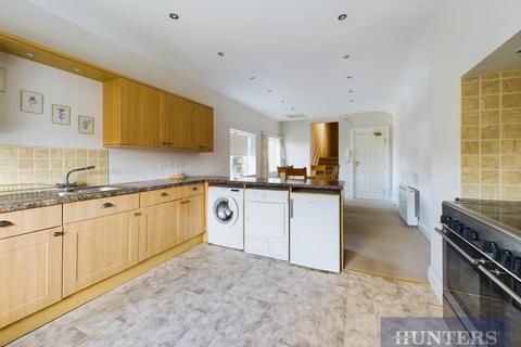 2 bedroom flat for sale, Esplanade, Scarborough