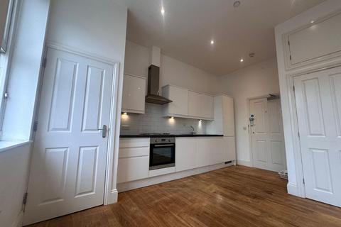 2 bedroom flat to rent, Lauriston Road, Brighton