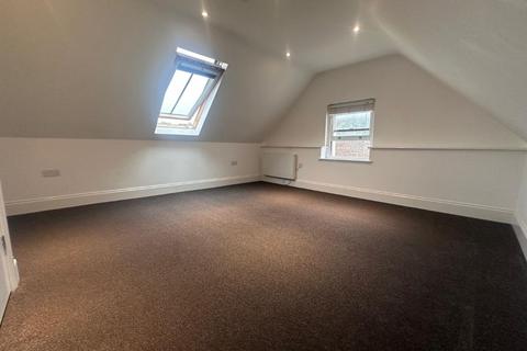 2 bedroom flat to rent, Lauriston Road, Brighton