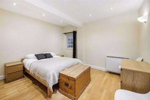 3 bedroom apartment to rent, Gainsford Street, London, UK, SE1