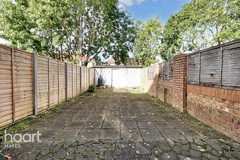 17 Warwick Crescent, Hayes, UB4 8RF