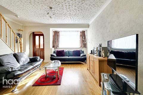 2 bedroom end of terrace house for sale, Warwick Crescent, Hayes