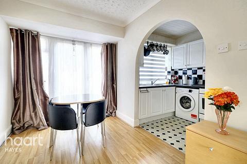 2 bedroom end of terrace house for sale, Warwick Crescent, Hayes