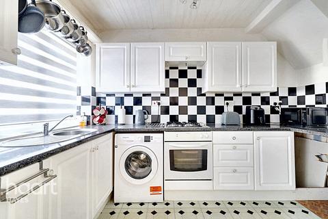 2 bedroom end of terrace house for sale, Warwick Crescent, Hayes