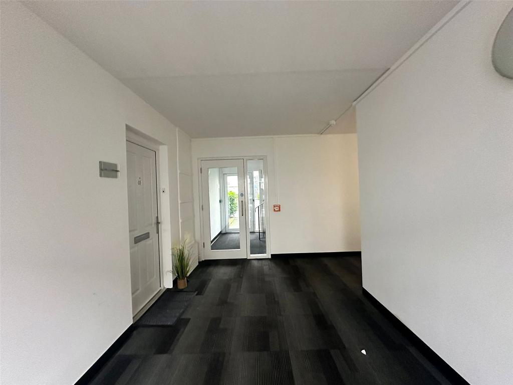 Castlegate Avenue, Dumbarton, G82 2 bed apartment for sale £169,000