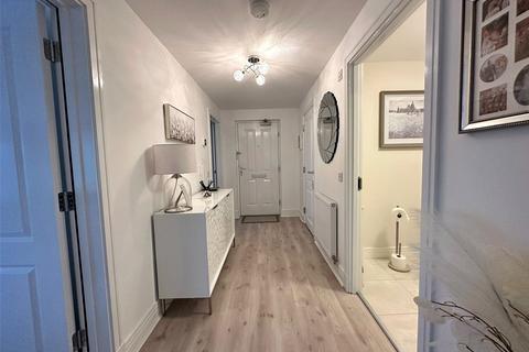 1/2, 2 Castlegate Avenue, Dumbarton, G82 1AL