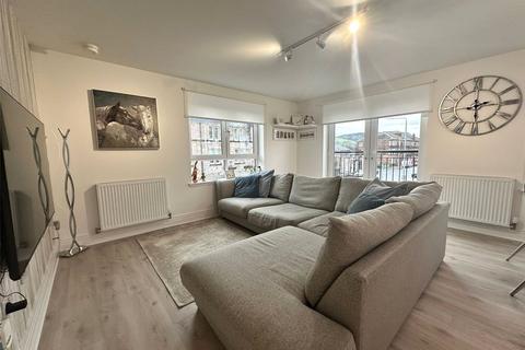 1/2, 2 Castlegate Avenue, Dumbarton, G82 1AL