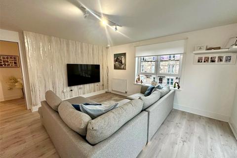 1/2, 2 Castlegate Avenue, Dumbarton, G82 1AL