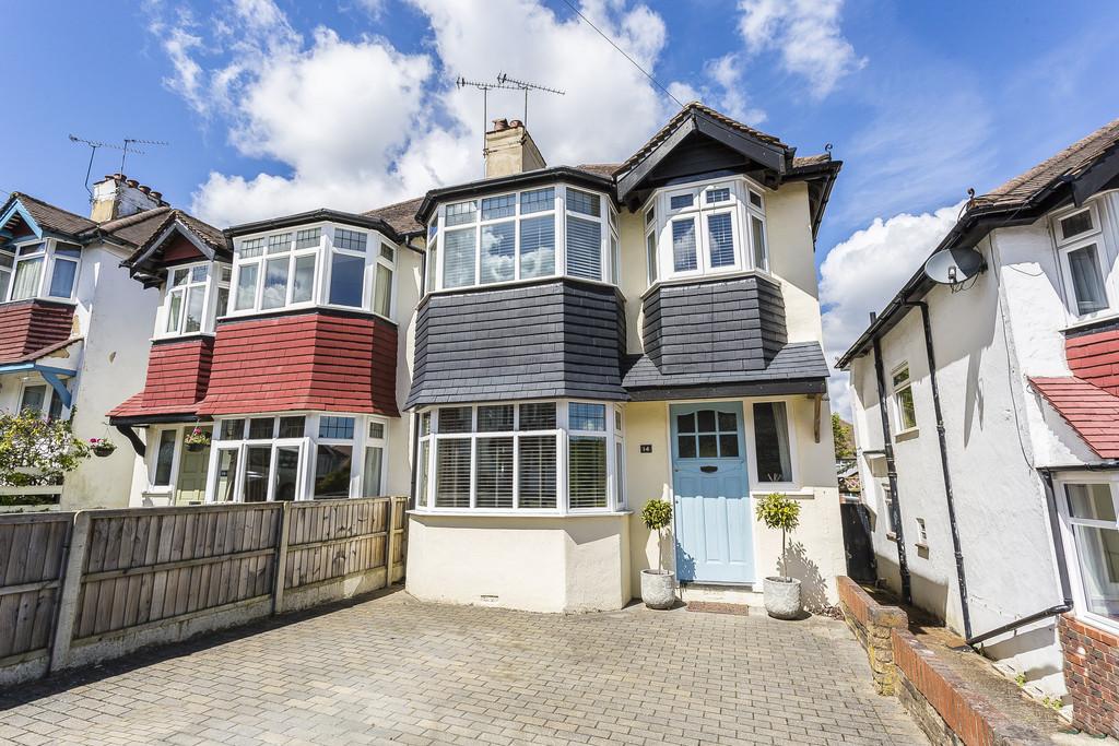 KENLEY 3 bed semidetached house £470,000