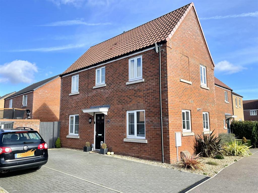 Derwent Way, Spalding 3 bed end of terrace house £215,000