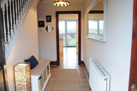 4 bedroom semi-detached house for sale, Healey Wood Road,,Brighouse