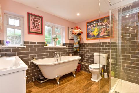 15 Elmbridge Road, Cranleigh, GU6 8NH