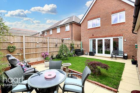 5 Deacon Grove, Warfield, Bracknell, RG42 4HT