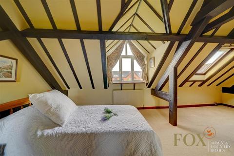 2 bedroom barn conversion for sale, Holt Castle Barn, Worcester WR6