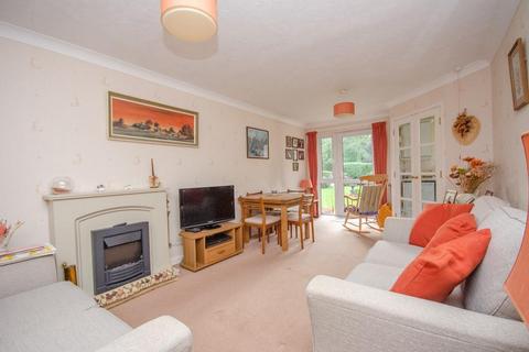 2 bedroom flat for sale, Britannia Court, Christchurch Lane, Downend, Bristol, BS16 5TR