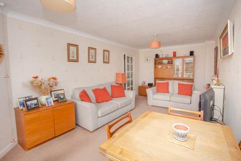 2 bedroom flat for sale, Britannia Court, Christchurch Lane, Downend, Bristol, BS16 5TR