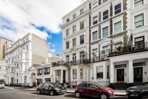 Studio to rent, Courtfield Gardens, South Kensington SW5