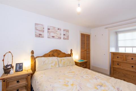 38 The Square, Grantown-on-spey, PH26 3HF