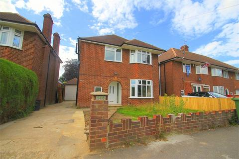 3 bedroom detached house to rent, Upton Court Road, Langley SL3