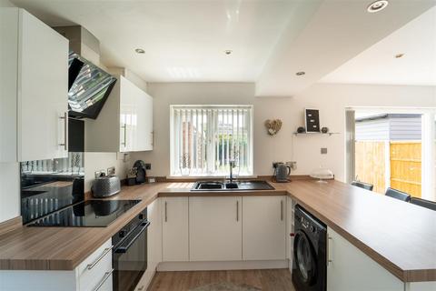 3 bedroom detached house for sale, Dovedale Avenue, Long Eaton NG10